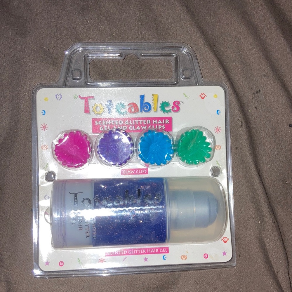 Toteables: Scented Glitter hair gel and claw clips